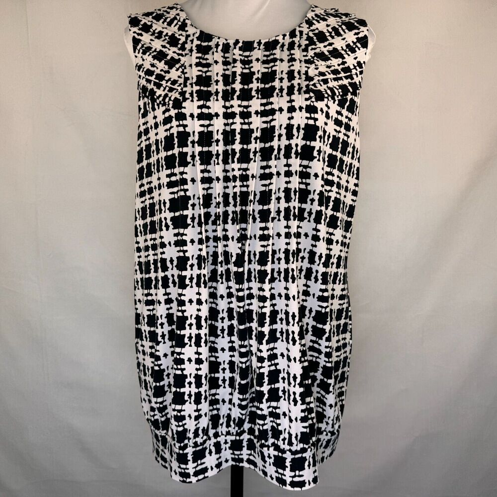 Calvin Klein Top Sz L Black and white Round Neck Pleated front Sleeveless zip